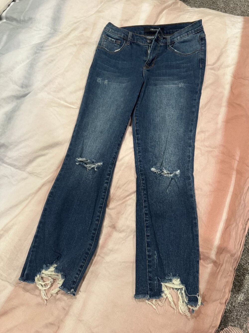 J Brand Low-rise Skinny Distressed knee Jeans size 26